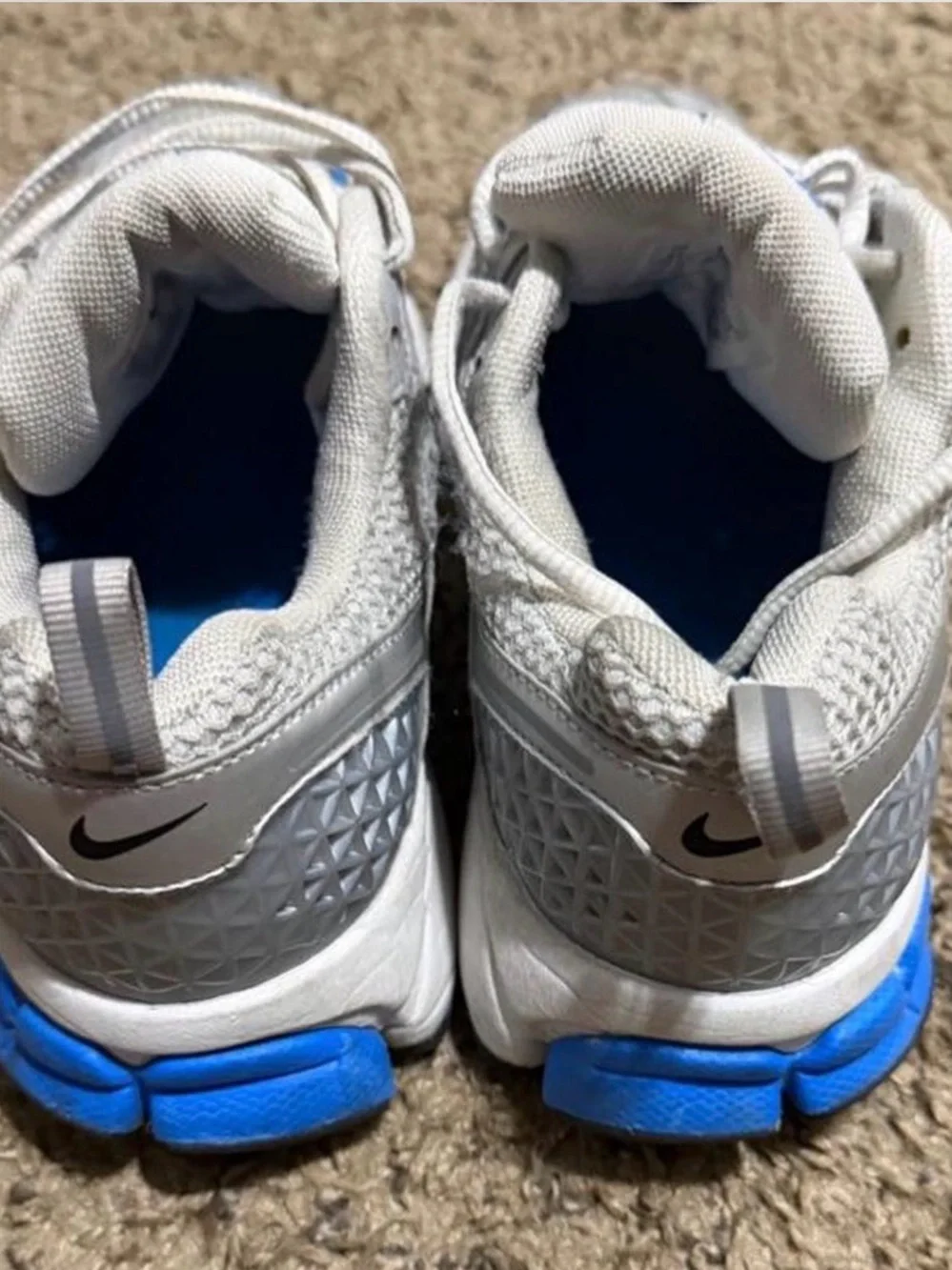 Nike Kids Gray and Blue Vomero 5 Sneaker